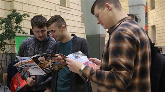 U stnku MF DNES, iDNES.cz a 5plus2 na Multimedilnm dni se zastavuj studenti...