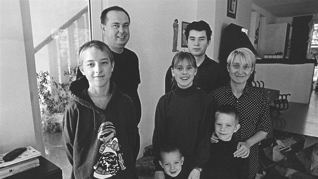 Dobové rodinné foto z filmu Strnadovi