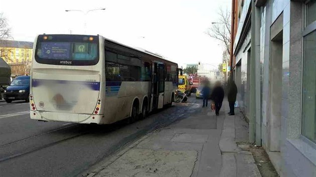 U brnnskho autobusovho ndra se srazil autobus, dodvka a osobn auto.