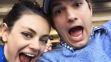 Mila Kunisová a Ashton Kutcher se radují z narození druhého potomka. Je to syn. Mila Kunisová a Ashton Kutcher se radují z narození druhého potomka. Je to syn.