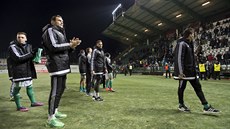 Fotbalisté Bohemians děkují fanouškům, kteří přišli na zápas proti Plzni, který... Fotbalisté Bohemians děkují fanouškům, kteří přišli na zápas proti Plzni, který...
