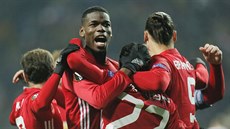 Fotbalisté Manchesteru United se radují ze vstřeleného gólu. Fotbalisté Manchesteru United se radují ze vstřeleného gólu.