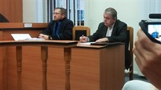 Bývalý místostarosta Mariánských Lázní Petr Horký u Krajského soudu v Plzni.... Bývalý místostarosta Mariánských Lázní Petr Horký u Krajského soudu v Plzni....