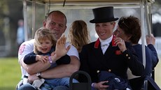 Zara Phillipsová, její manel Mike Tindall a jejich dcera Mia (Badminton, 6....