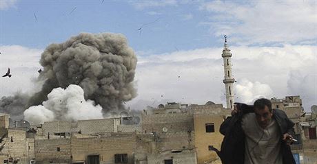 Syrsk armda bombarduje Aleppo (27. nora 2014)