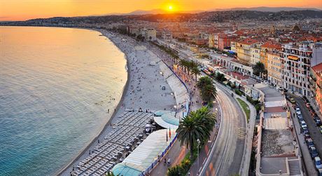 Touha projít se po Anglické promenád v Nice na Azurovém pobeí na jihu Francie zavedla eské cestovatele do srbské Nii.