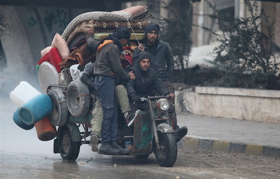 Tisce civilist v prosinci zaalo odjdt z Aleppa.
