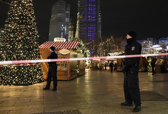 Berlínské námstí Breitscheidplatz po incidentu, kdy vjel nákladní automobil do...