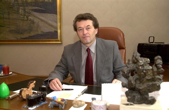 Petr Kyntetr, vedoucí kanceláe Poslanecké snmovny ve své pracovn (14....