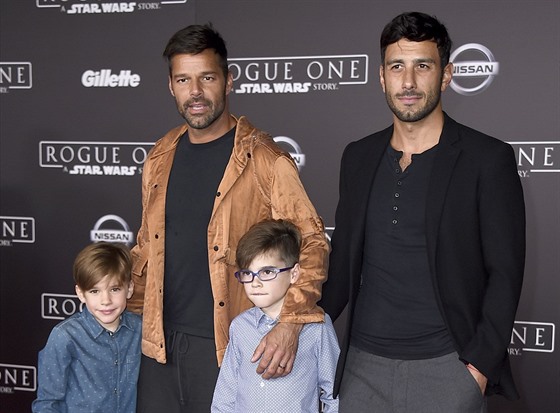 Ricky Martin, jeho synové Matteo a Valentino a zpvákv partner Jwan Yosef (Los...