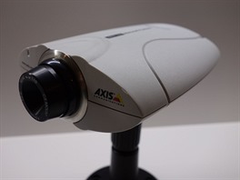 V roce 2000 piel Axis na trh s první kamerou na svt (Axis 2100), která...