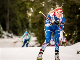 Eva Puskarkov na trati tafety v Pokljuce