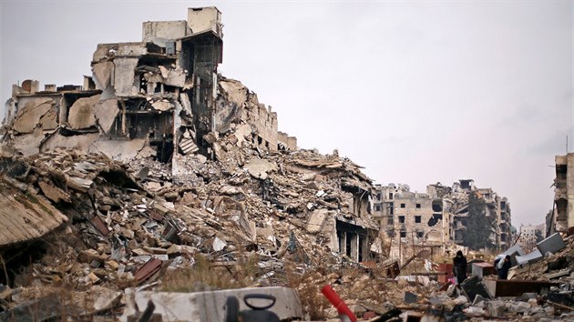 Trosky budov v reimem kontrolovanch tvrtch Aleppa (17. prosince 2016)