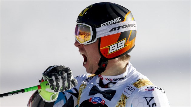 Marcel Hirscher se raduje z vtzstv v obm slalomu v Alta Badii.