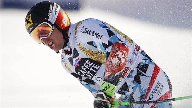 Marcel Hirscher se raduje z vtzstv v obm slalomu v Alta Badii.