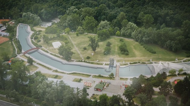 Koupaliti Rivira hrozilo, e je kvli prsakm vody zavou. Msto ale rozhodlo, e ho po 24 letech oprav. Za 200 milion se m obnovit zzem, pibudou i vodn atrakce.