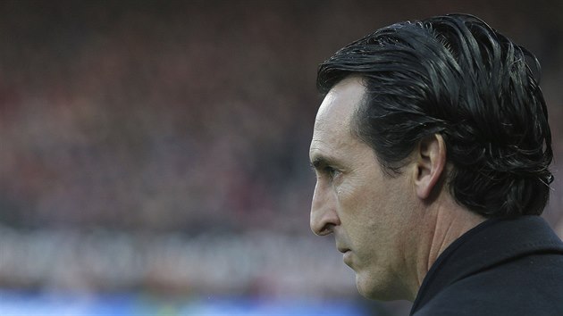 Trenr Paris St. Germain Unai Emery sleduje ligov zpas proti Guingampu.