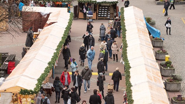 Vánoční trhy na náměstí Míru ve Zlíně.