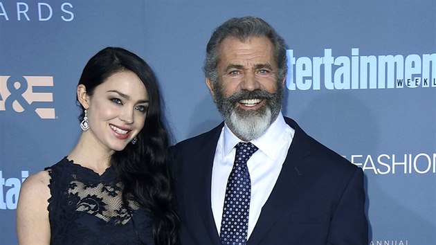 Mel Gibson a Rosalind Rossov (Santa Monica, 11. prosince 2016)