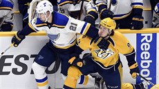 Patrik Berglund ze St. Louise (vlevo)  a Filip Forsberg z Nashvillu.