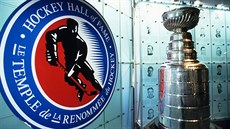 O Stanley Cup se v hokeji bojuje od roku 1893, ale až 19. prosince 1917 se... O Stanley Cup se v hokeji bojuje od roku 1893, ale až 19. prosince 1917 se...