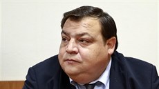 Tibor Lakatoš usedl u Krajského soudu v Brně jako obžalovaný za útok mačetou.... Tibor Lakatoš usedl u Krajského soudu v Brně jako obžalovaný za útok mačetou....