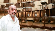 Miroslav Hirt je šéfem Ústavu soudního lékařství při Fakultní nemocnici u svaté... Miroslav Hirt je šéfem Ústavu soudního lékařství při Fakultní nemocnici u svaté...