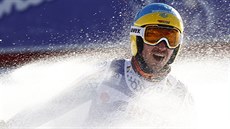 Felix Neureuther v cíli obího slalomu ve Val d'Isere.