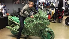 Přinášíme tipy na vánoční dárky pro zapálené motorkáře. Je z čeho vybírat. Přinášíme tipy na vánoční dárky pro zapálené motorkáře. Je z čeho vybírat.