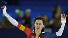 TEĎ KRÁLOVNOU JSEM JÁ! Martina Sáblíková slaví triumf na pětikilometrové trati... TEĎ KRÁLOVNOU JSEM JÁ! Martina Sáblíková slaví triumf na pětikilometrové trati...