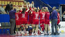 České házenkářky se povzbuzují před utkáním proti Rusku. České házenkářky se povzbuzují před utkáním proti Rusku.