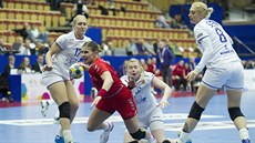 Ruské házenkářky brání český útok na Euru. Ruské házenkářky brání český útok na Euru.