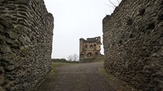 Torzo bývalé pevnosti na Doubravské hoře. Torzo bývalé pevnosti na Doubravské hoře.