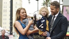 Ryan Reynolds, Blake Lively a jejich dcery (Los Angeles, 15. prosince 2016)