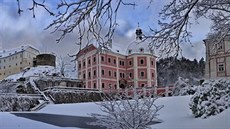 Ve zdech hradu a zámku v Bečově nad Teplou se ukrývá zlatem, stříbrem a drahými... Ve zdech hradu a zámku v Bečově nad Teplou se ukrývá zlatem, stříbrem a drahými...