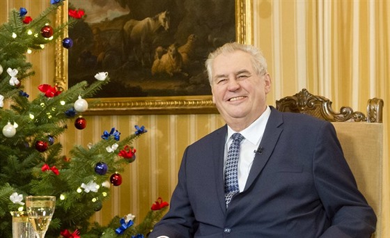 Prezident Milo Zeman ped svým tradiním vánoním poselstvím na zámku v Lánech...