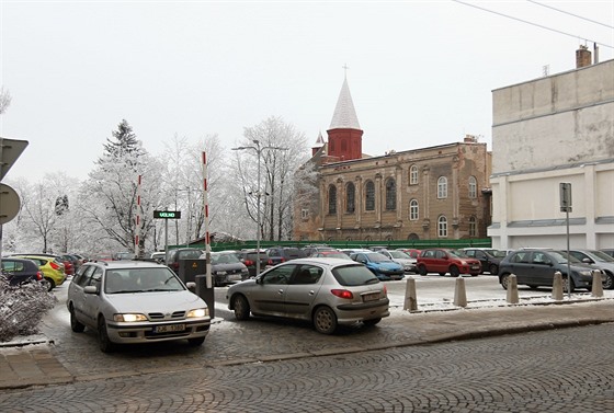 Parkovit v jihlavské Kíové ulici. Kvli závad se na nm nkolik msíc...