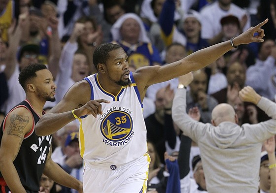 Kevin Durant z Golden State Warriors po povedené akci