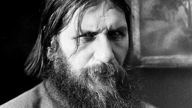 Rasputin v roce 1903 pijel do Petrohradu, dva roky pot byl uveden k carskmu dvoru.