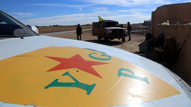 Kurdsk jednotky YPG v syrsk provincii Rakk (19. listopadu 2016)