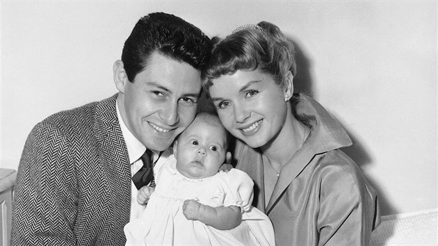 Debbie Reyonoldsov, Eddie Fisher a jejich dcera Carrie na snmku z roku 1957