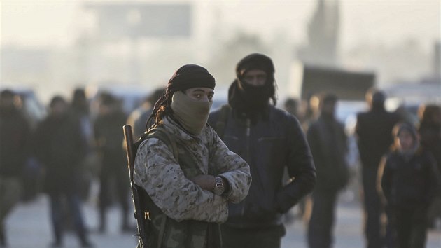 Syrt ozbrojenci jsou sveni z vchodnho Aleppa do provincie Idlb (20. prosince 2016)