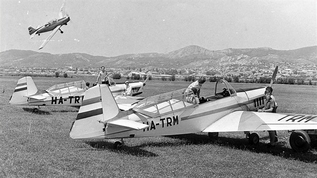 Zlin Z-226 T Trener 6