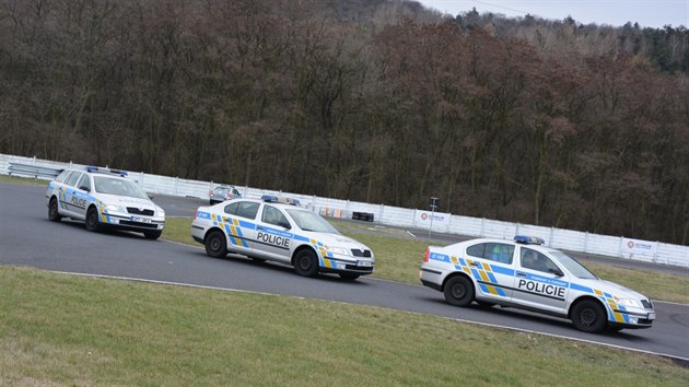 Na mosteckm polygonu trnuj jzdu i policist.