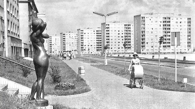 Náměstí L. Krautwurma (nyní Generála Píky) v Plzni na Slovanech v 60. letech minulého století.