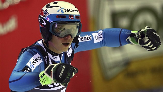 Norsk lya Henrik Kristoffersen se raduje v cli slalomu v Madonn di Campiglio.