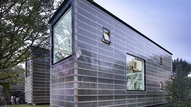 esk nominace do soute Mies van der Rohe Award 2017: Zen-Houses. Pestoe jsou domy velmi mal, dky velkoformtovm oknm nepsob stsnn.