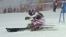 TĚŽKÉ PODMÍNKY. Americká lyžařka Mikaela Schiffrinová na trati druhého obřího... TĚŽKÉ PODMÍNKY. Americká lyžařka Mikaela Schiffrinová na trati druhého obřího...