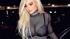 Kylie Jennerové se bhem posledních let nejmén o dv ísla zvtila adra. Ve...