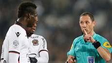 ML! Rozhodí umravuje Maria Balotelliho v zápase Nice proti Bordeaux. Domluva...